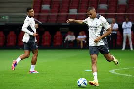 紫百合主帅：晋级欧协联八强带来动力，我们要把这股劲带到踢尤文.